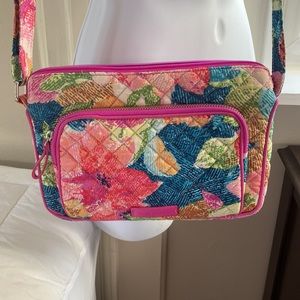 VERA BRADLEY CROSS BODY HANDBAG/PURSE